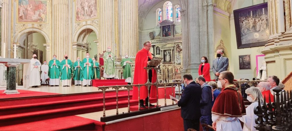 Messa in Cattedrale Malaga - CONFRATERNITAS.EU