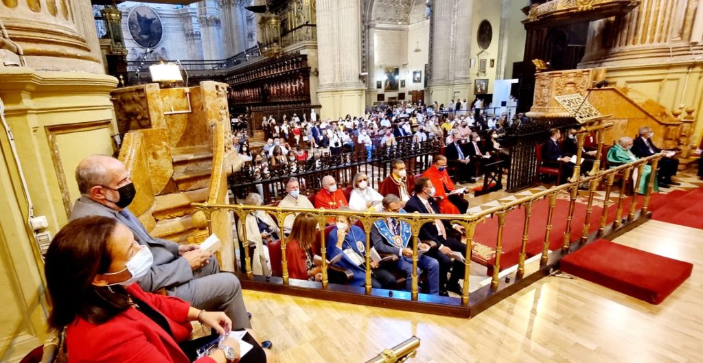 Messa in Cattedrale Malaga - CONFRATERNITAS.EU